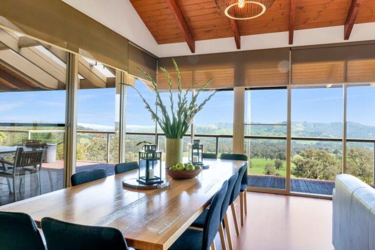 Dining Oct 2020 web res scaled 1 768x512